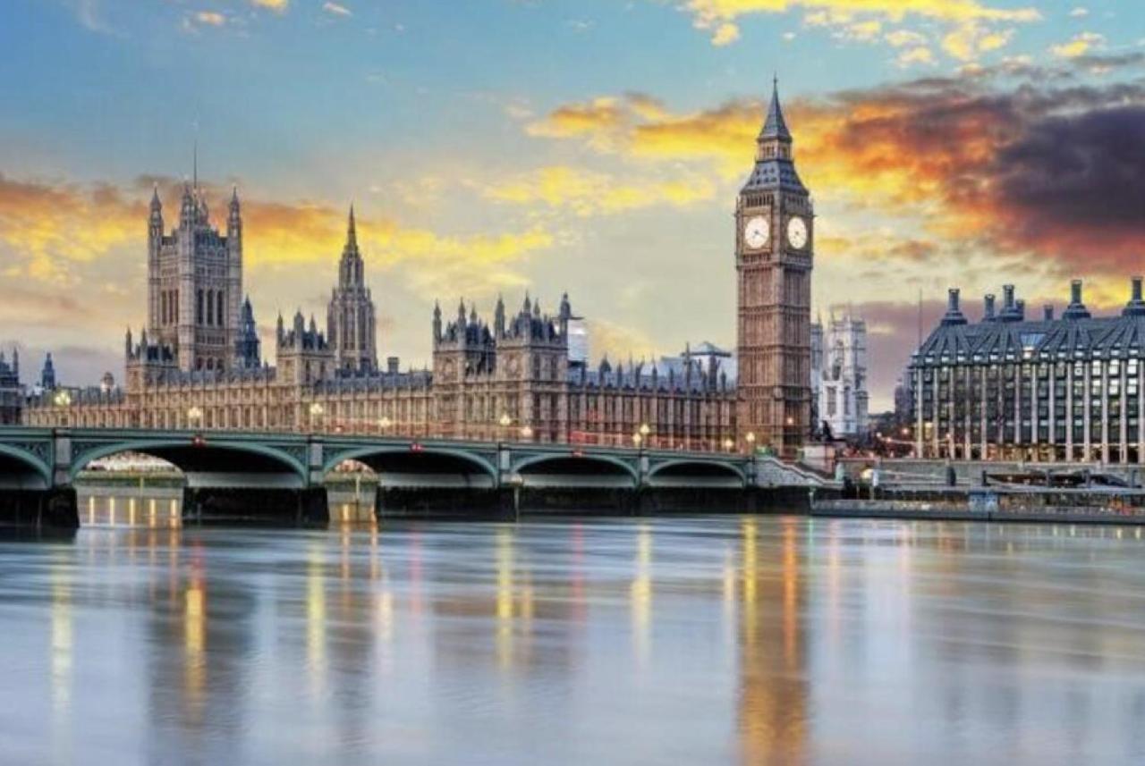 3 Bedroom Apartment With Private Terrace In Pimlico, Westminster, Victoria London Exteriör bild