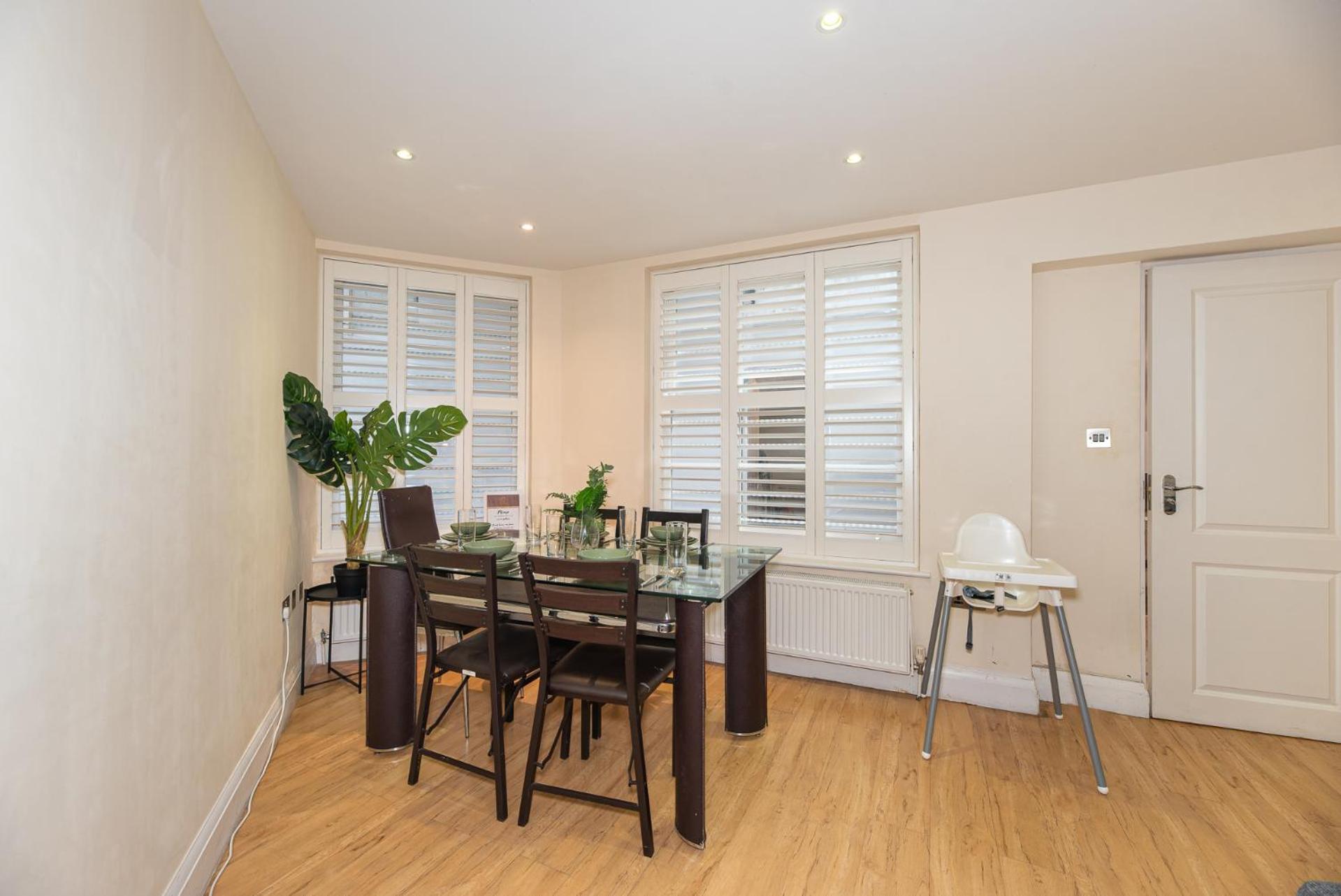 3 Bedroom Apartment With Private Terrace In Pimlico, Westminster, Victoria London Exteriör bild