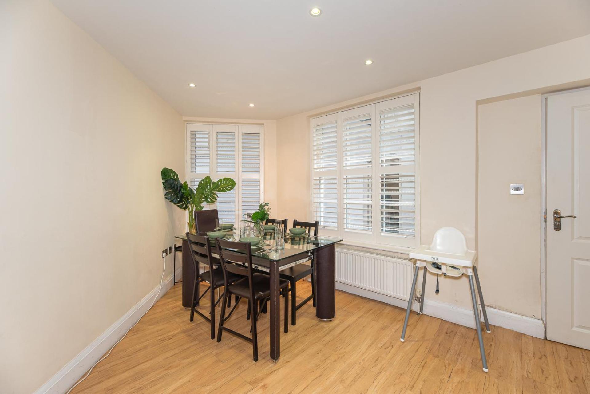 3 Bedroom Apartment With Private Terrace In Pimlico, Westminster, Victoria London Exteriör bild