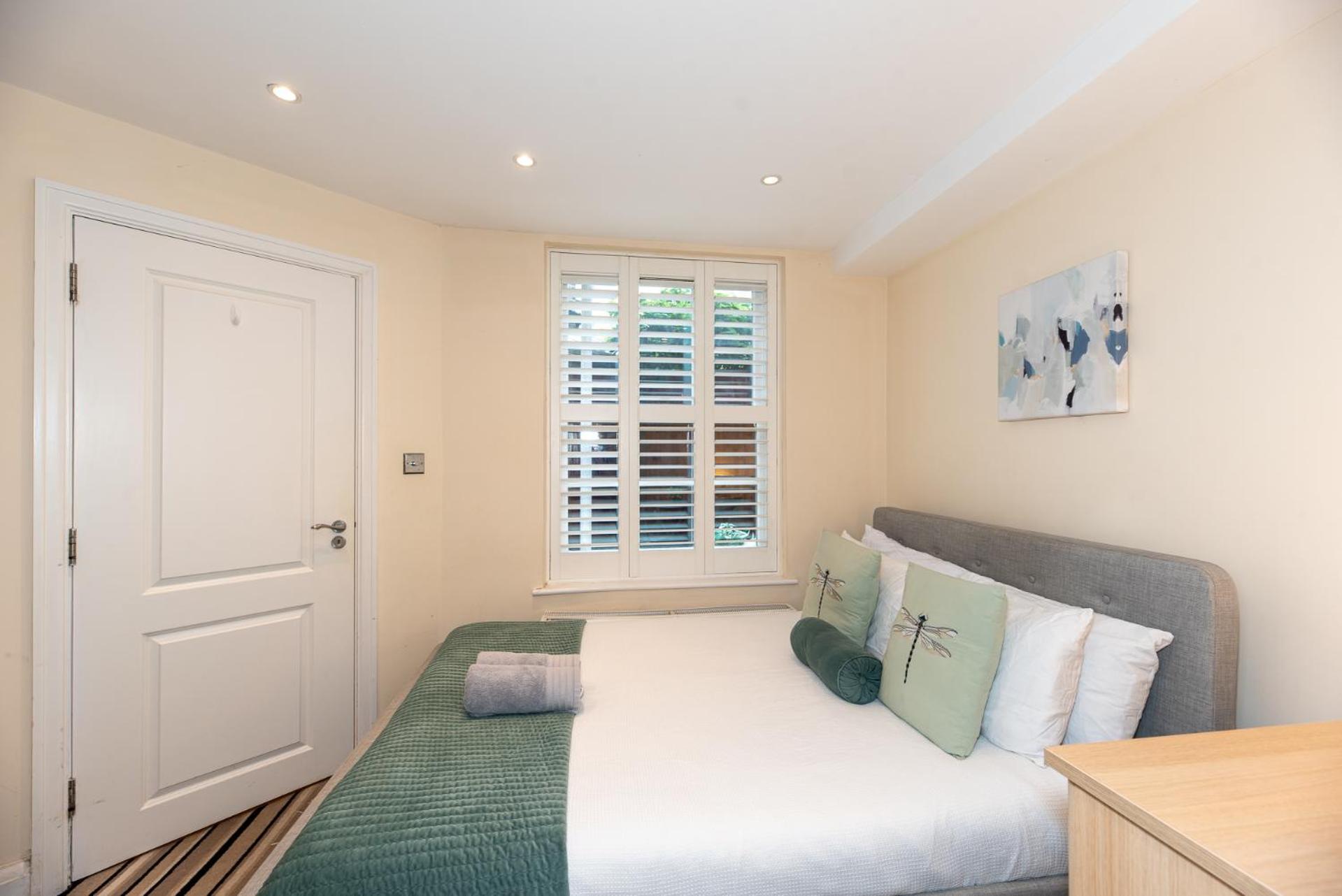 3 Bedroom Apartment With Private Terrace In Pimlico, Westminster, Victoria London Exteriör bild