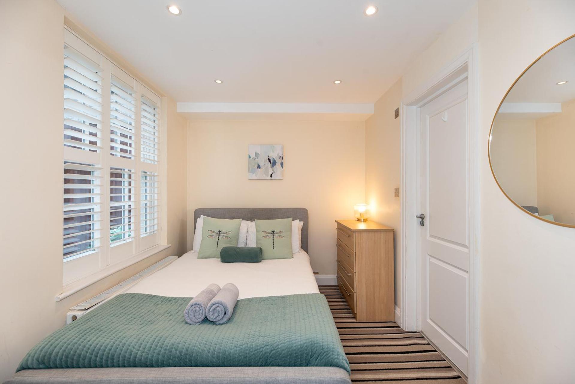 3 Bedroom Apartment With Private Terrace In Pimlico, Westminster, Victoria London Exteriör bild