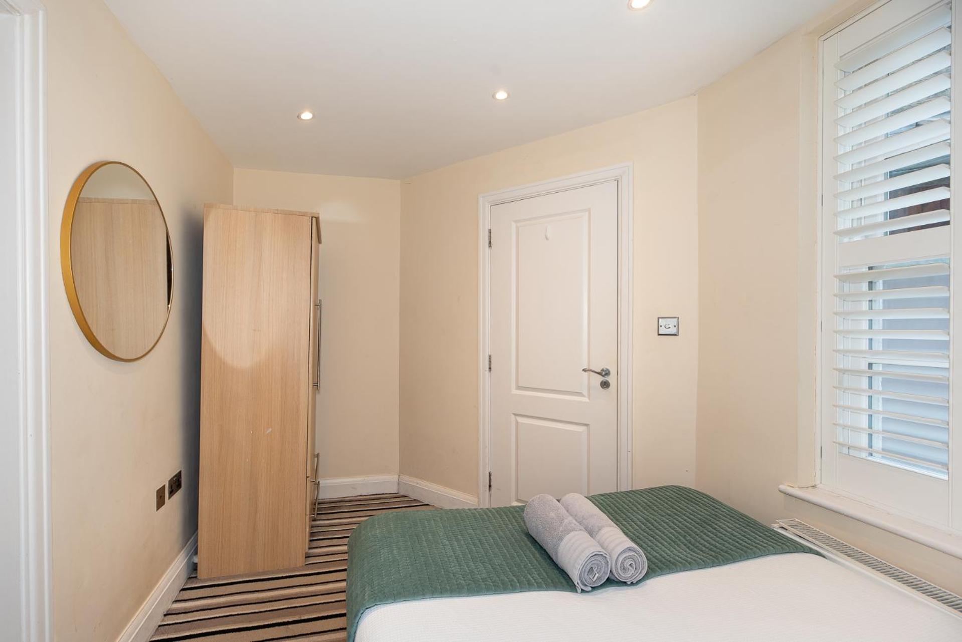 3 Bedroom Apartment With Private Terrace In Pimlico, Westminster, Victoria London Exteriör bild