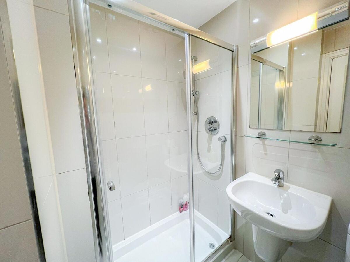 3 Bedroom Apartment With Private Terrace In Pimlico, Westminster, Victoria London Exteriör bild