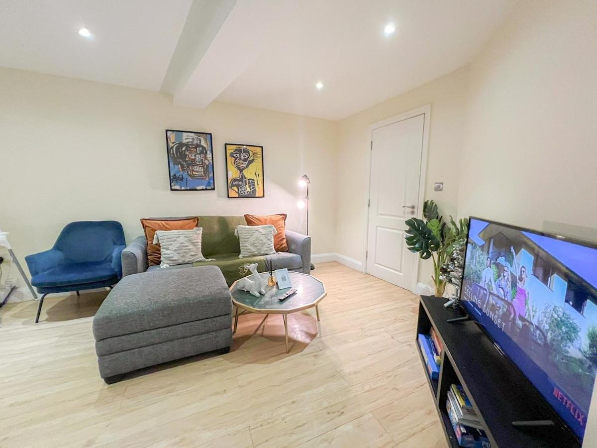 3 Bedroom Apartment With Private Terrace In Pimlico, Westminster, Victoria London Exteriör bild