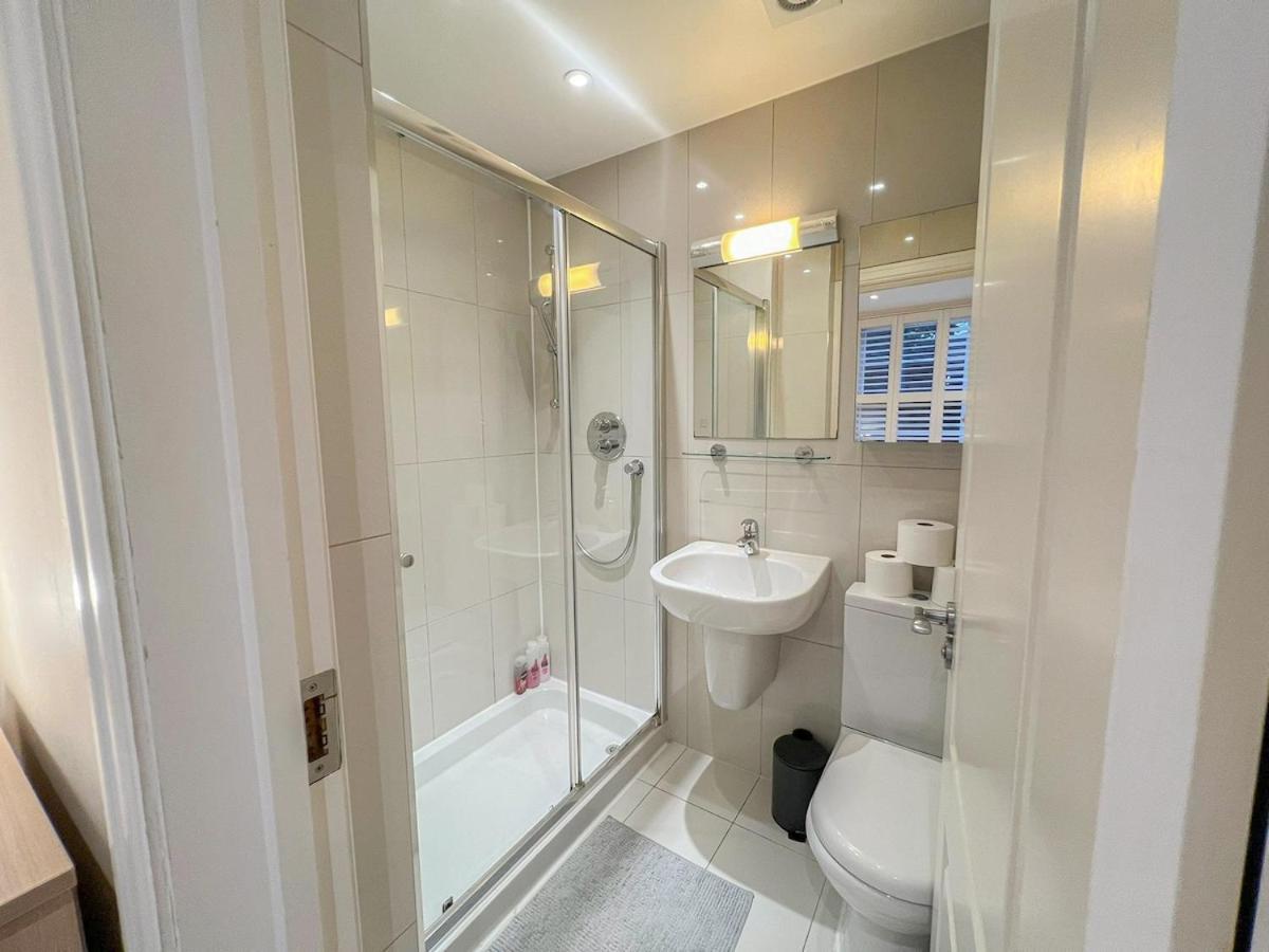 3 Bedroom Apartment With Private Terrace In Pimlico, Westminster, Victoria London Exteriör bild