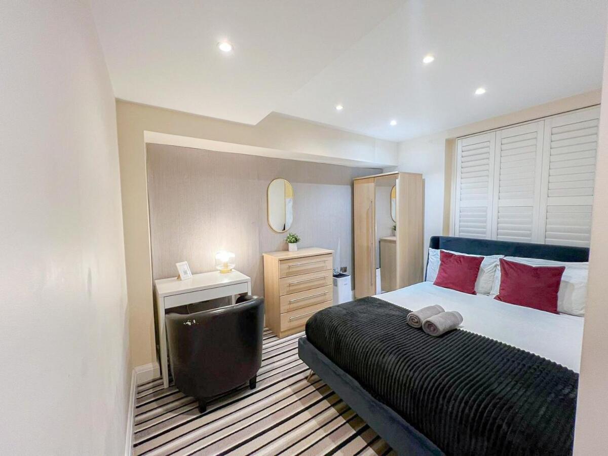 3 Bedroom Apartment With Private Terrace In Pimlico, Westminster, Victoria London Exteriör bild