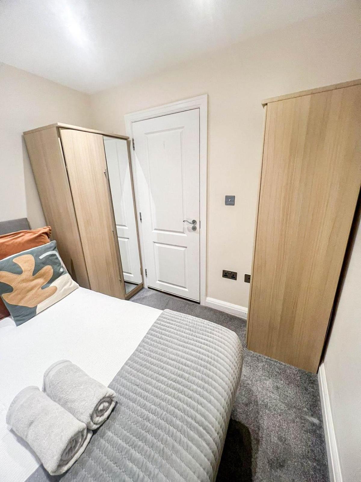 3 Bedroom Apartment With Private Terrace In Pimlico, Westminster, Victoria London Exteriör bild