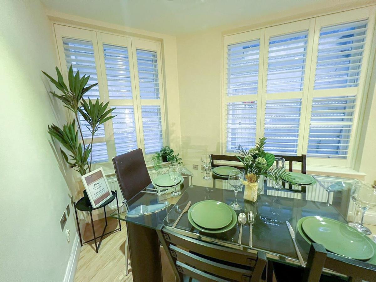 3 Bedroom Apartment With Private Terrace In Pimlico, Westminster, Victoria London Exteriör bild