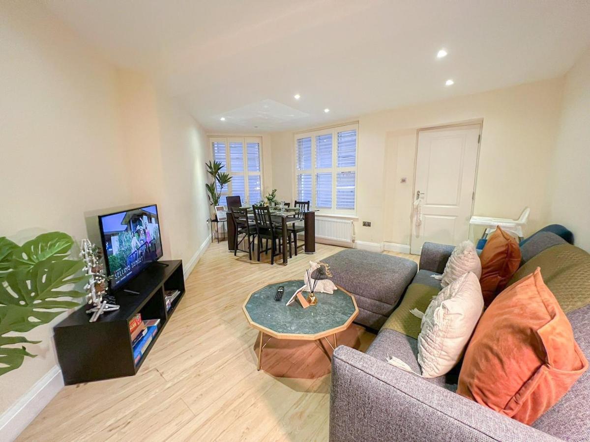 3 Bedroom Apartment With Private Terrace In Pimlico, Westminster, Victoria London Exteriör bild